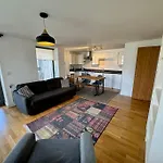 2-Bed Flat In London Fields