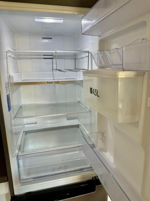 Appartamento 2-bed Flat In Fields Londra