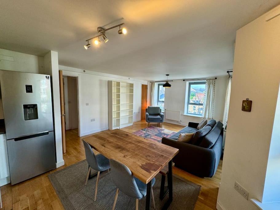 2-bed Flat In Fields London