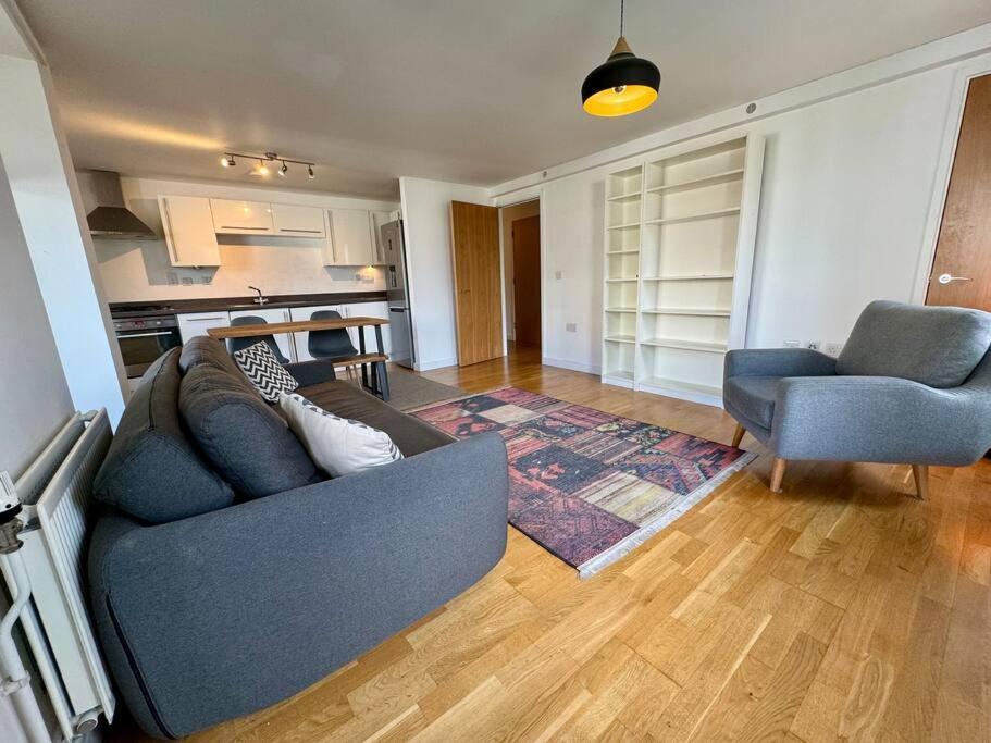 2-bed Flat In Fields