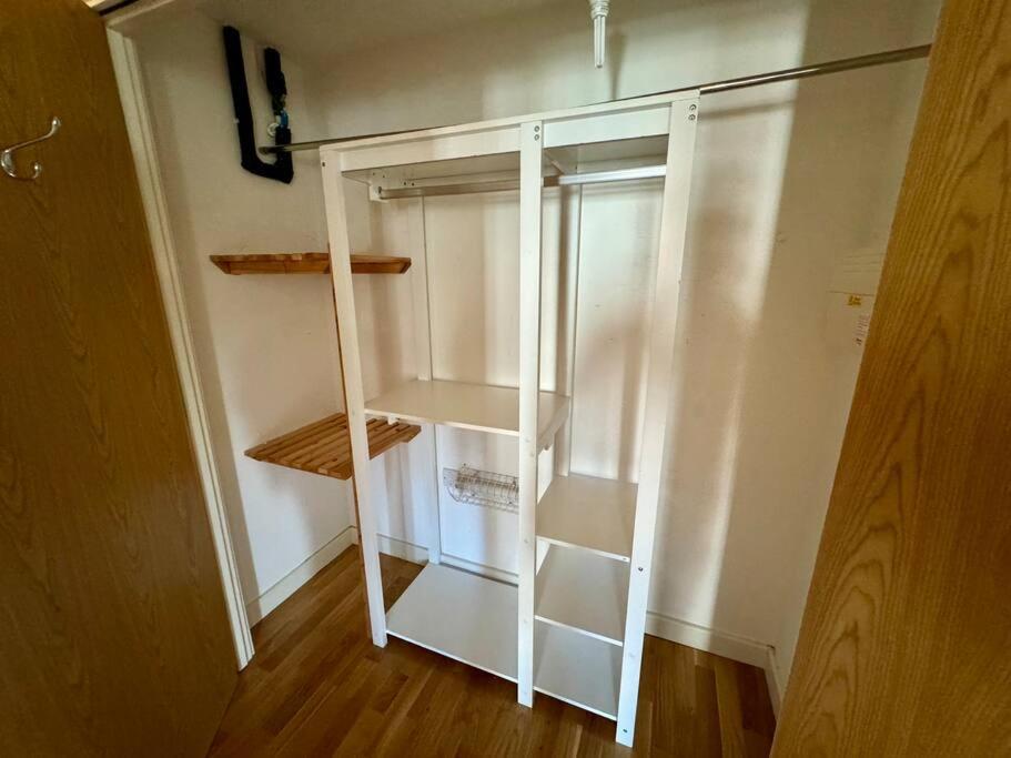 2-bed Flat In Fields *