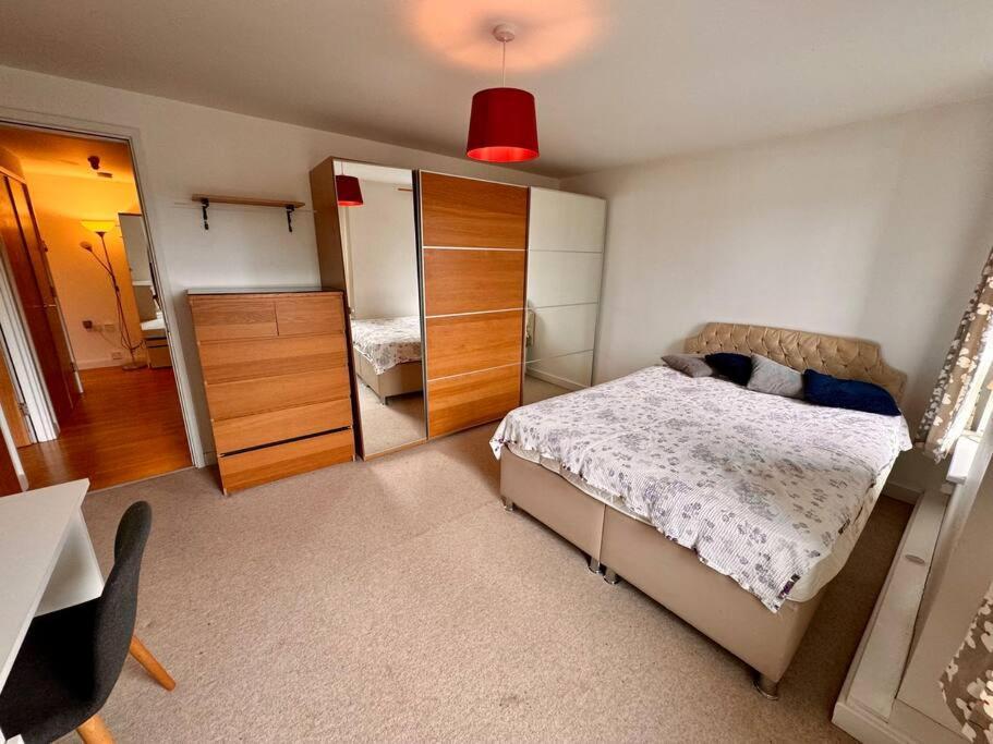 2-bed Flat In Fields * London