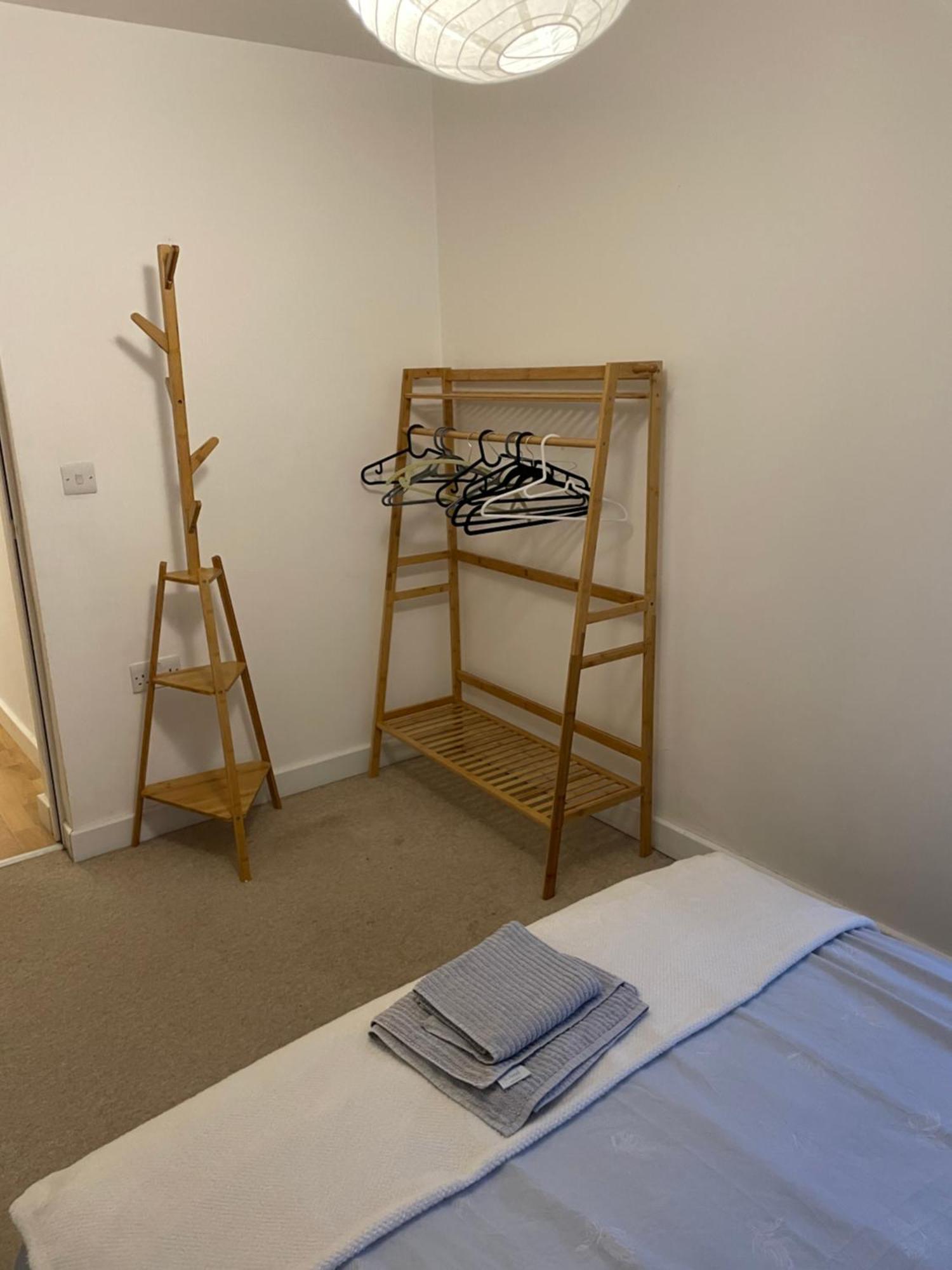 2-bed Flat In Fields *